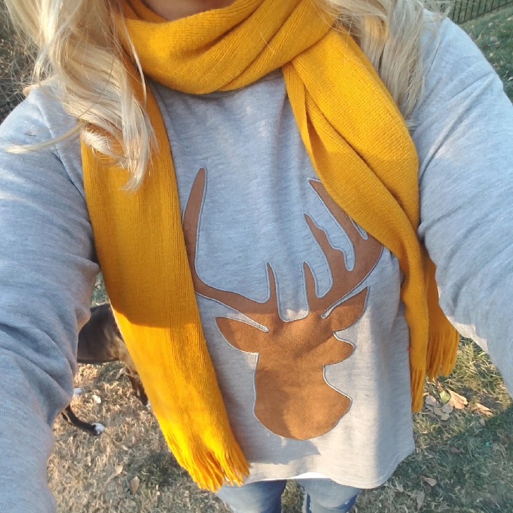LAST 1!! Suede deer sweatshirt - Picture 5 of 6